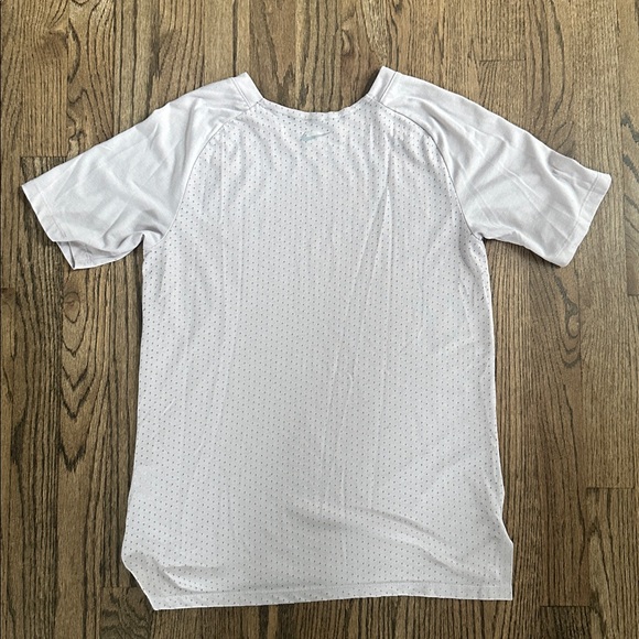 Nike Women’s Dri-Fit ADV Running Top (4) - Picture 7 of 10